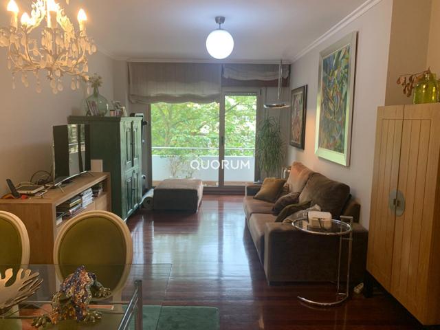 Vivienda de 3 habitaciones en Plaza Mozart photo 0