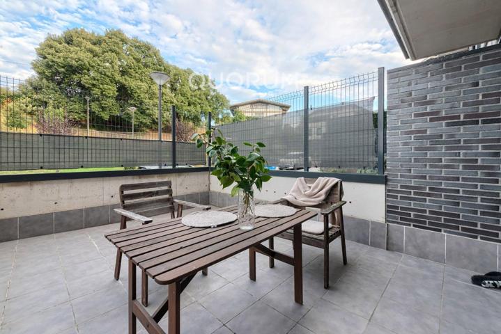 Calma y lujo silencioso. Vivienda en urbanización privada de Bilbao. 2 dorm, 2 generosas terrazas (una con vistas panorámicas), garaje y trastero. photo 0