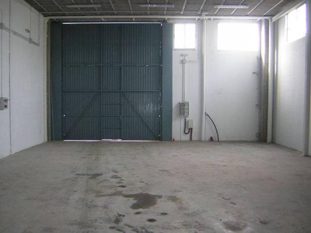 Nave Industrial En venta en Badajoz photo 0