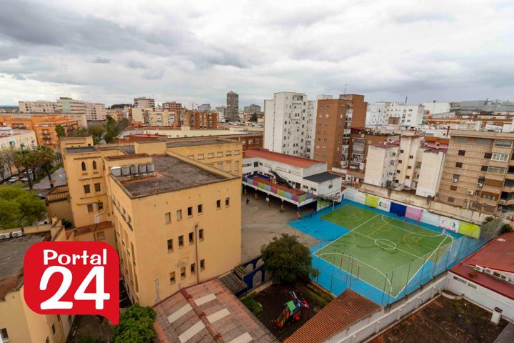 AMPLIO PISO CON ESPECTACULARES VISTAS EN LA AVENIDA COLÓN. COLEGIO MÉDICO. BADAJOZ photo 0