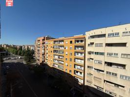 Amplio piso en venta en Fdo Calzadilla con plaza de garaje. Badajoz photo 0