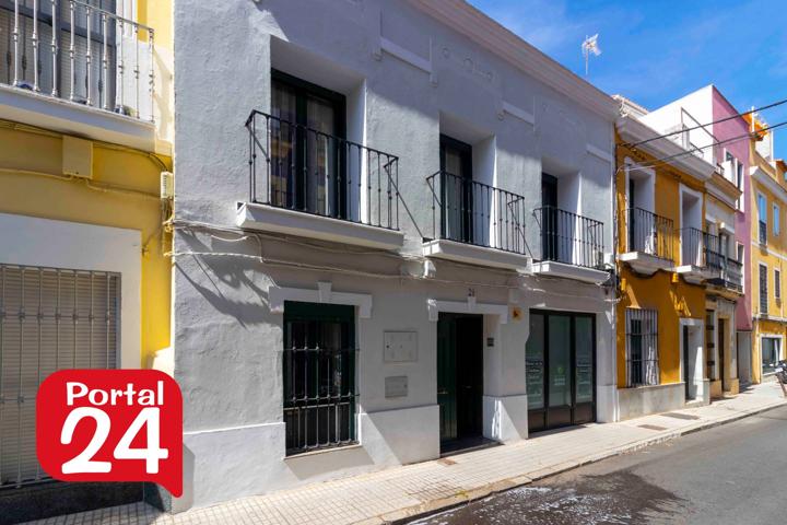 Casa recientemente reformada en su totalidad en M. Cansado (Badajoz). Con cochera. photo 0