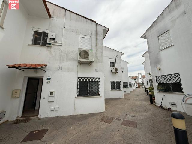 Adosado en venta en Urbanización Campo de Golf Guadiana. Badajoz photo 0