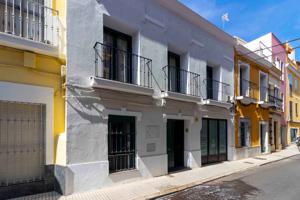 Casa recientemente reformada en su totalidad en M. Cansado (Badajoz). Con cochera. photo 0