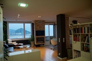 San Sebastián. Gros. Calle San Blas. Piso en planta cuarta, con ascensor. 75 m2 construidos. 63 m2 útiles. Gran salón con cocina a photo 0