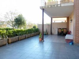 IRÚN. PUIANA. VILLA BIFAMILIAR DE 280M2 Y TERRAZA-JARDÍN DE UNOS 180M2. VILLA DE UNOS 10 AÑOS, 4 PLANTAS:5 habitaciones, 5 baños, photo 0