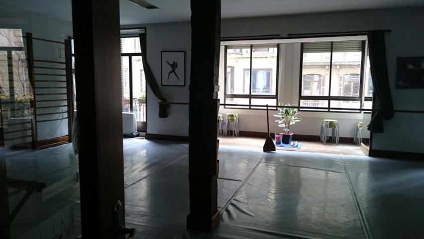 Inmueble en primera planta,en la actualidad con actividad profesional, pero es vivienda. photo 0