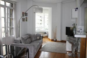 Donostia-San Sebastián. Calle ZUBIETA. Caprichoso apartamento de 1 habitación, salón con cocina americana y baño.cuenta con 66 m2 photo 0