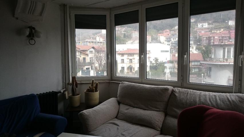 San Sebastián. Gros. Avda. de Navarra. Piso 3º, ascensor. 130m2 Utiles. 4 habitaciones, salon, cocina, 2 baños. 5 estancias exteri photo 0