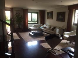 IRÚN. ARANIBAR. VILLA 15 AÑOS. 300M2+ TERRAZA 160M2. 5 HAB., SALÓN, COC., 4 BAÑOS, TXOKO DOBLE, GARAJE TRIPLE. PRECIOSA. photo 0