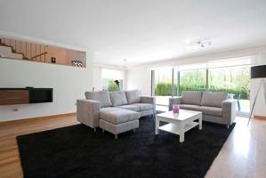 Hondarribia. Golf. 

Villa de reciente construcción. 

360 m2 construidos más jardín de 450m2 más 2 terrazas de 35 m2.

 Vil photo 0