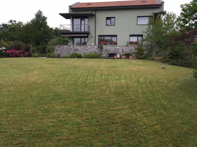 Villa individual en el Golf de Hondarribia de unos 400m2 construidos en parcela de 1500m2.
Gran jardín diseñado por un paisajist photo 0