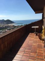 San Sebastián. Ulia. Paseo de Ulia. Triplex de 250 m2 + 2 plazas de garaje, con fronton y cuarto con sauna y cuarto para vinos com photo 0