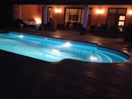 San Sebastián. Amara-Hospitales. Calle Antonio Valverde. Villa de 12 años. Villa pareada de 3 plantas. Jardin de unos 600m2. Pisci photo 0