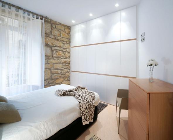 San Sebastián. Centro. Calle Prim. Al lado de Plaza Bilbao. Apartamento en edificio de hormigón. 1º, ascensor. 50 m2 construidos. photo 0