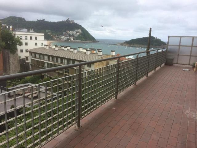SAN SEBASTIÁN. CENTRO. PASEO MIRACONCHA. VIVIENDA CON ASCENSOR. 90M2 + TERRAZA DE 30M2. 3 HAB., SALÓN, COCINA, BAÑO, ASEO. EXTERIO photo 0