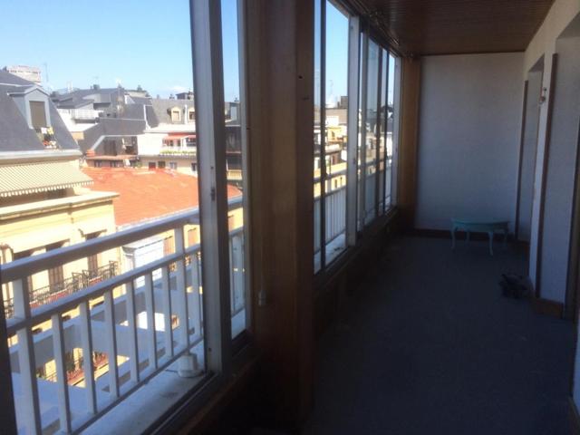 SAN SEBASTIÁN. CENTRO. CALLE BERGARA. ÁTICO, ASCENSOR. 2 HAB., SALÓN, COCINA, BAÑO, TERRAZA DE 10M2. TRASTERO. EXTERIOR. CALEFACCI photo 0