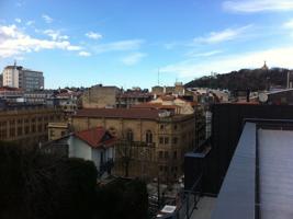 SAN SEBASTIAN. CENTRO. CALLE URDANETA. 5º EXTERIOR 50M MAS 25M DE TERRAZA CON VISTAS. HABITACION DOBLE CON ARMARIO EMPOTRADO DE 4 photo 0