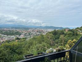 San Sebastián. Paseo Ulia.

Piso 2º sin ascensor, en casa de 6 viviendas del año 1990.

65 m2 útiles + TERRACITA para poder co photo 0