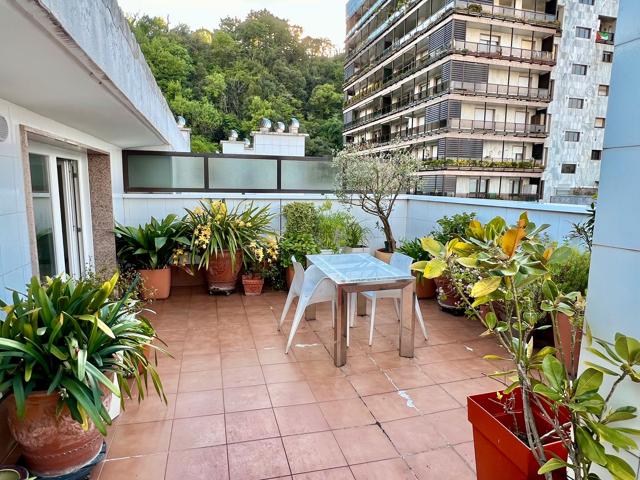 San Sebastián. Amara.

Calle Amezketas.

Piso 10º, con ascensor.

Apartamento de 53 m2 útiles + TERRAZA de 33 m2.

Amplio  photo 0