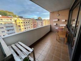 San Sebastián. Egia.

Paseo Duque de Mandas.

Piso 6º, con ascensor a cota 0.

Vivienda de 20 años, de 90 m2 útiles.

3 ha photo 0