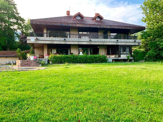 Hondarribia. Golf. Villa individual de aproximadamente 700 m2, y parcela de 5.000 m2. Planta baja con garaje enorme, otra estancia photo 0