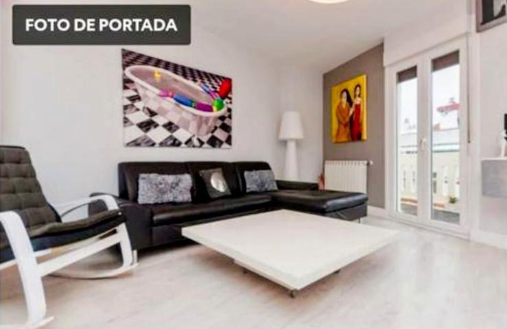 San Sebastián. Gros. Calle Iparraguirre. Ático próxima al Kursaal y con vista lateral al mar. 110 m2 construidos. 90 m2 útiles y T photo 0