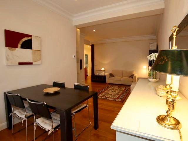 San Sebastián. Centro. Calle Urbieta. Piso 4º, con ascensor. 97 m2 construidos, 77 m2 utiles. 2 habitaciones, salón comedor, cocin photo 0