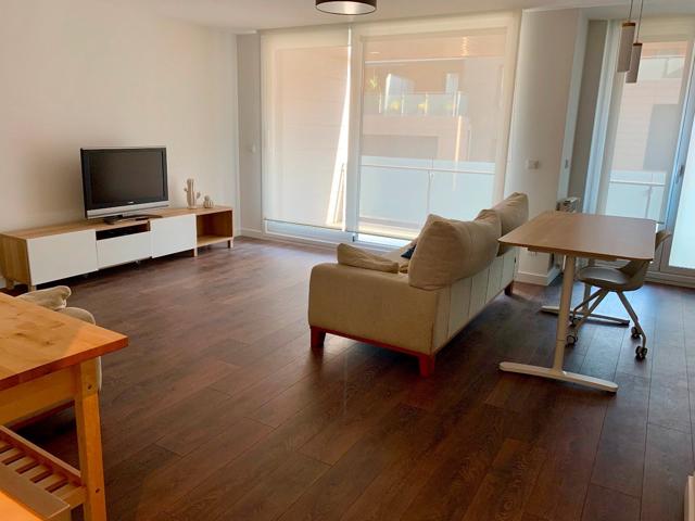 San Sebastián. Centro. ALQUILER PARA LARGA TEMPORADA, DISPONIBLE DESDE EL 1 DE SEPTIEMBRE. Calle Estella Lizarra. Piso NUEVO, a e photo 0