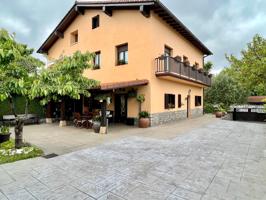 Irun. Anaka.

Calle Anaka.

Villa de 20 años.

Casa de 230 m2 útiles + Garaje doble + txoko, de 32 m2.

Parcela de 500 m2. photo 0