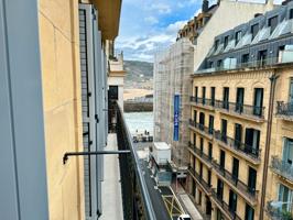 San Sebastián. Parte Vieja.

Calle Euskal Herria.

Piso 4º, con ascensor, al lado del mar y próxima al Boulevard. 

70 m2 co photo 0