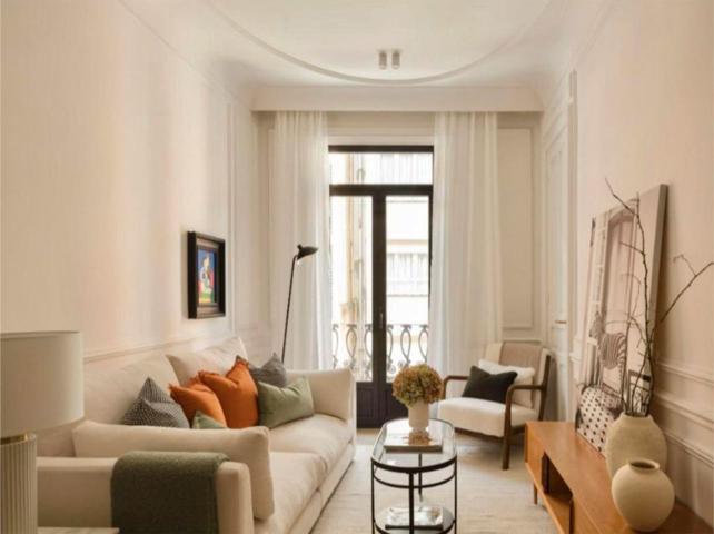 San Sebastián. Centro. 

Al lado de Plaza Easo. Calle Autonomía. 

Vivienda A ESTRENAR. 

Piso de diseño en pleno centro de  photo 0