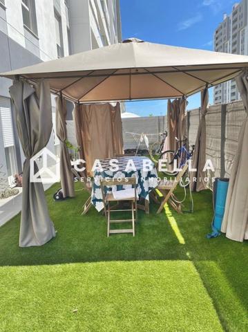 Casabella Inmobiliaria alquila precioso bajo vivienda totalmente nuevo con una terraza - jardín de 45 m2. photo 0