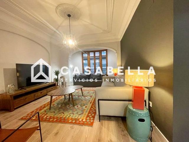 Casabella Inmobiliaria alquila vivienda con reforma a estrenar y mobiliario y electrodomésticos nuevos en el barrio del Grau de Valencia. photo 0