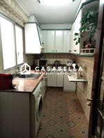Casabella Inmobiliaria vende piso exterior con 3 habitaciones y 1 baño con balcón en el barrio de Beteró. photo 0
