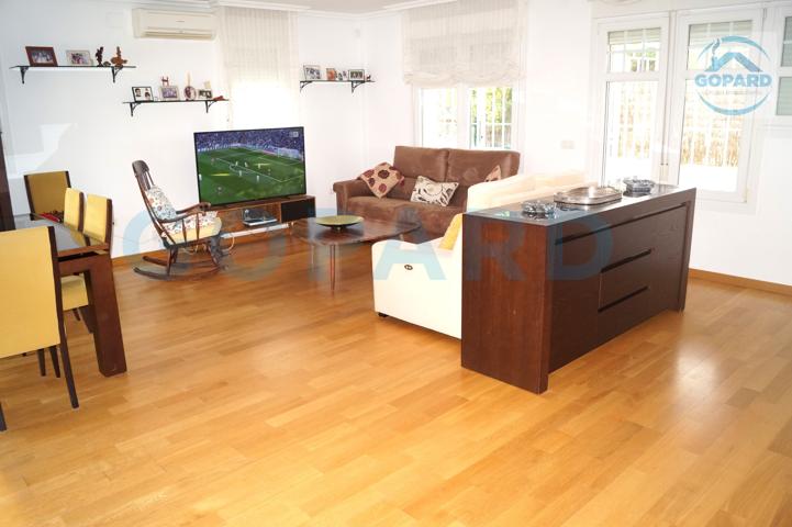 Inmobiliaria Gopard les ofrece exclusivo pareado en Quijorna. photo 0