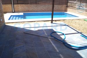 Inmobiliaria Gopard ofrece único chalet independiente con piscina, de reciente construcción. photo 0