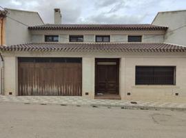 Casa En venta en Calle Menéndez Pidal, Tarazona De La Mancha photo 0