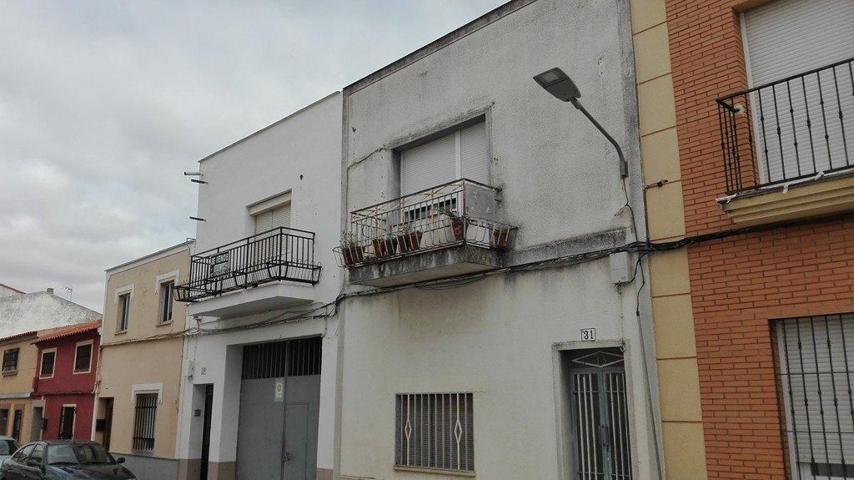 Casa En venta en Calle Adelardo Covarsí, 29, Villanueva De La Serena photo 0