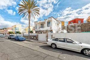 Casa En venta en Calle Alfredo Kraus, San Bartolomé De Tirajana photo 0