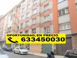 Piso en venta en La Calzada, 3 dormitorios. photo 0