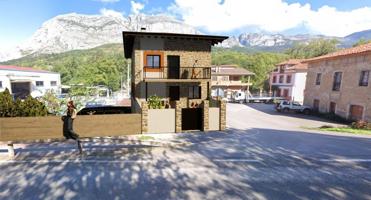 Casa en venta en San Martín, 4 dormitorios. photo 0