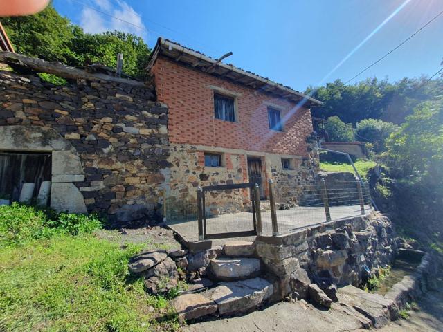 Casa en venta en Teverga. photo 0
