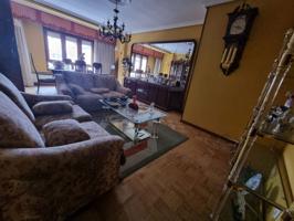 Piso en venta en Grado, 4 dormitorios. photo 0