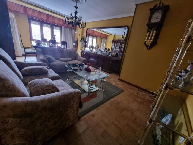 Piso en venta en Grado, 4 dormitorios. photo 0