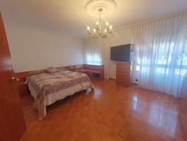 Piso en venta en Grado, 4 dormitorios. photo 0