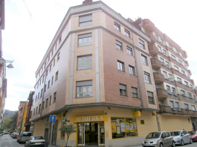 Garaje en venta en Sama. photo 0