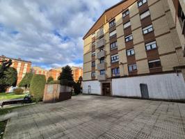 Local Com. en venta en Oviedo. photo 0
