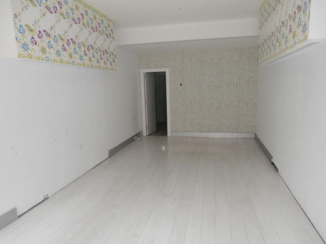 Local Com. en alquiler en Grado. photo 0