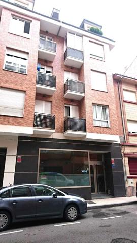 Local Com. en venta en La Calzada. photo 0